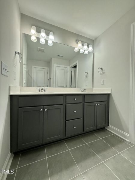 tempImageqMEK1A tempImageqMEK1A