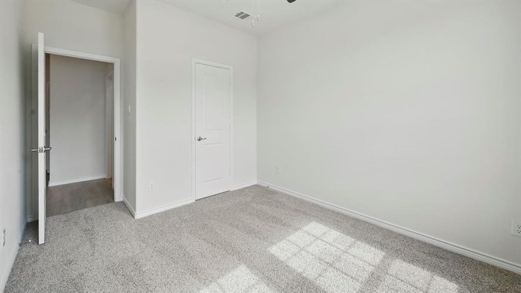 Spacious, unfurnished interior of a new home in Silverado, Aubrey (Image 18).