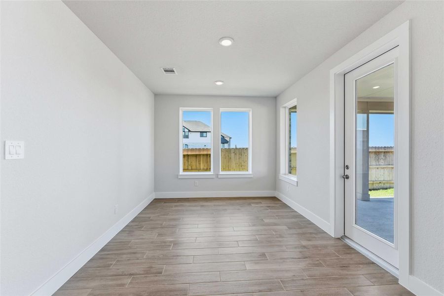 Spacious, unfurnished interior of a new home in Valencia, Manvel (Image 31). Spacious, unfurnished interior of a new home in Valencia, Manvel (Image 31).