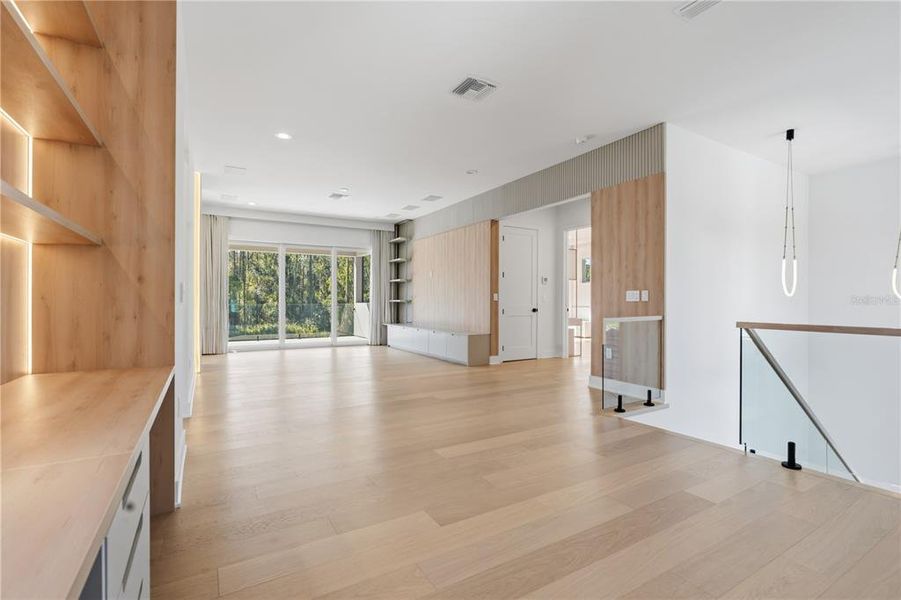 Spacious, unfurnished interior of a new home in , Montverde (Image 63).