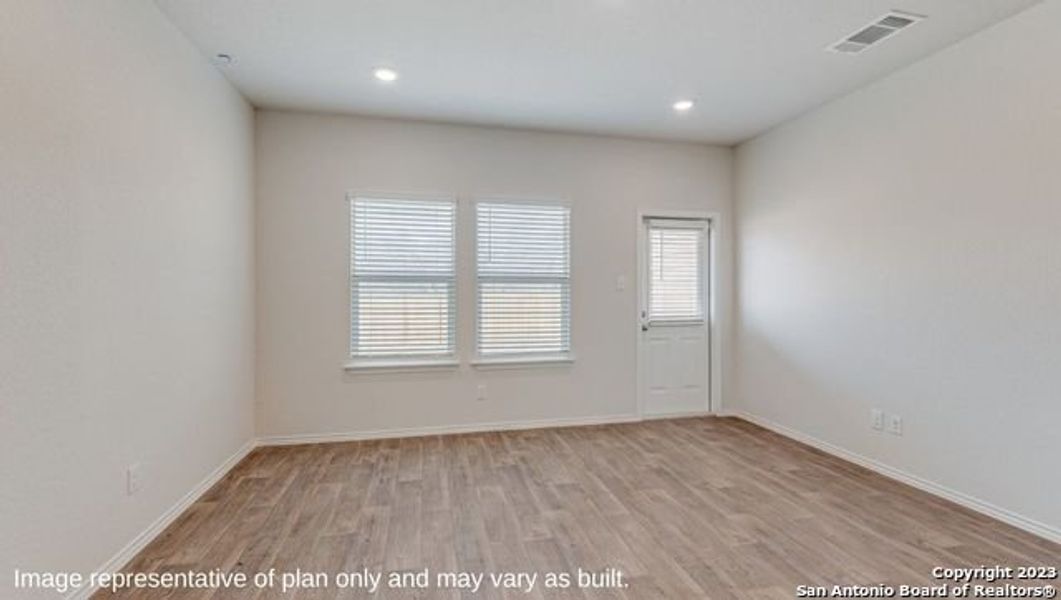 Spacious, unfurnished interior of a new home in Winding Creek, New Braunfels (Image 13).