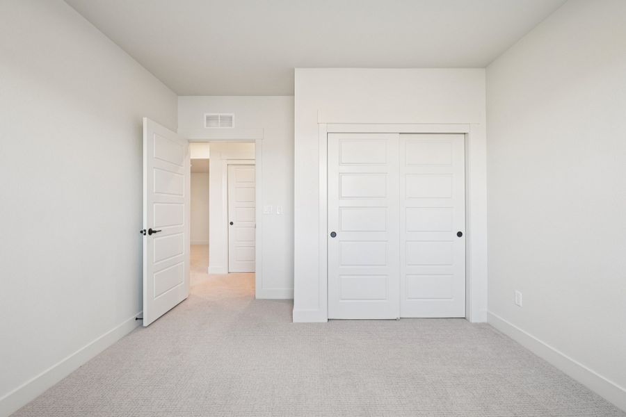 Spacious, unfurnished interior of a new home in Villa Collection, Fort Collins (Image 22).