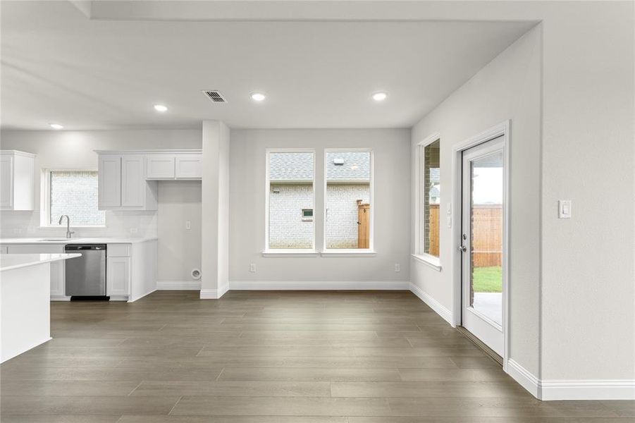 Spacious, unfurnished interior of a new home in River Ranch, Van Alstyne (Image 20). Spacious, unfurnished interior of a new home in River Ranch, Van Alstyne (Image 20).