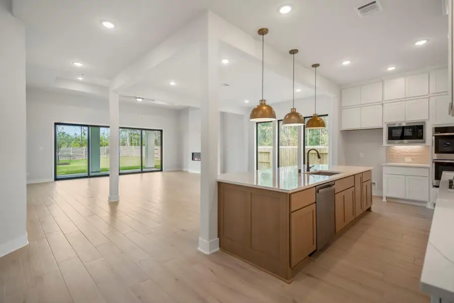 Furnished interior view inside a new home in ARTAVIA 55' Lots, Conroe (Image 18). Furnished interior view inside a new home in ARTAVIA 55' Lots, Conroe (Image 18).