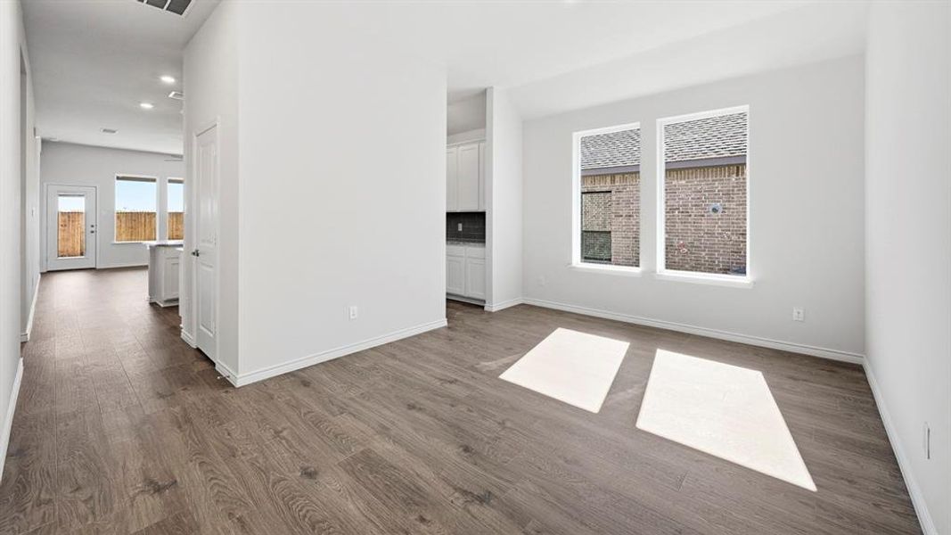 Spacious, unfurnished interior of a new home in Morning Ridge, Princeton (Image 23).