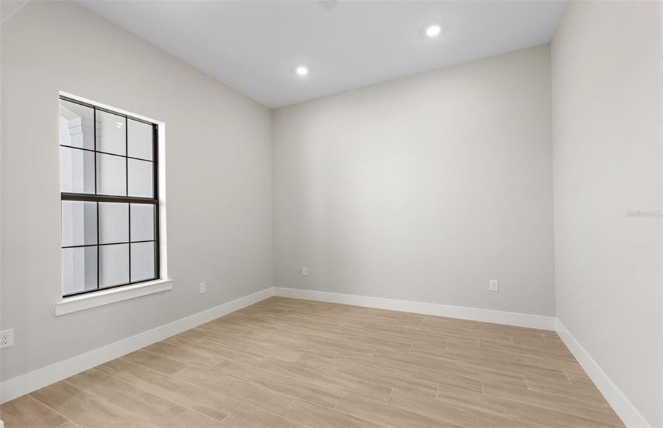 Spacious, unfurnished interior of a new home in Del Webb Catalina, Lakewood Ranch (Image 18).