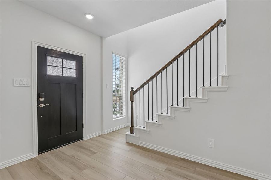 Spacious, unfurnished interior of a new home in Oak Ridge Park, Corinth (Image 22).
