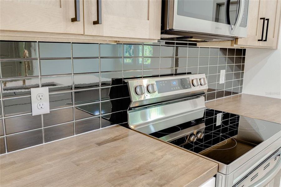Close-up of interior finishes inside a home in , Deltona (Image 16).