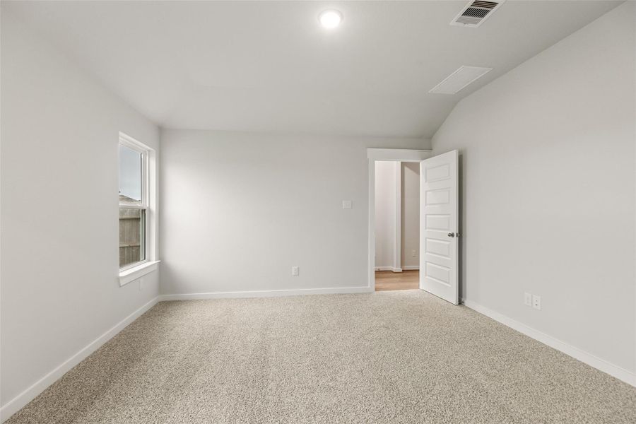 Spacious, unfurnished interior of a new home in Colony at Pinehurst, Pinehurst (Image 12).