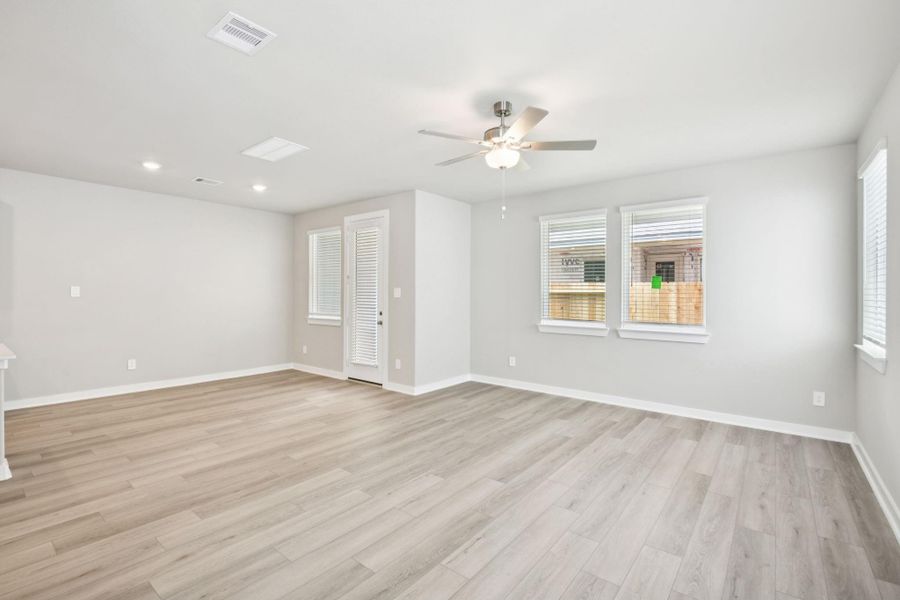 Photo is not of the actual home, but is an inspirational photo of builder’s model home and may depict options, furnishings, and/or decorator features that are not included Photo is not of the actual home, but is an inspirational photo of builder’s model home and may depict options, furnishings, and/or decorator features that are not included