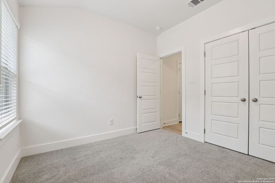 Spacious, unfurnished interior of a new home in Comanche Ridge, San Antonio (Image 32). Spacious, unfurnished interior of a new home in Comanche Ridge, San Antonio (Image 32).