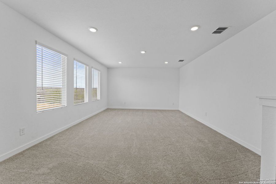 Spacious, unfurnished interior of a new home in Hightop Ridge, Converse (Image 27).