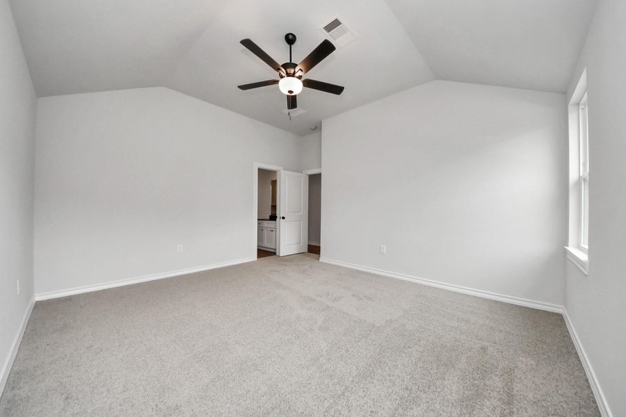 Spacious, unfurnished interior of a new home in The Enclave at Spring Branch, Conroe (Image 26). Spacious, unfurnished interior of a new home in The Enclave at Spring Branch, Conroe (Image 26).