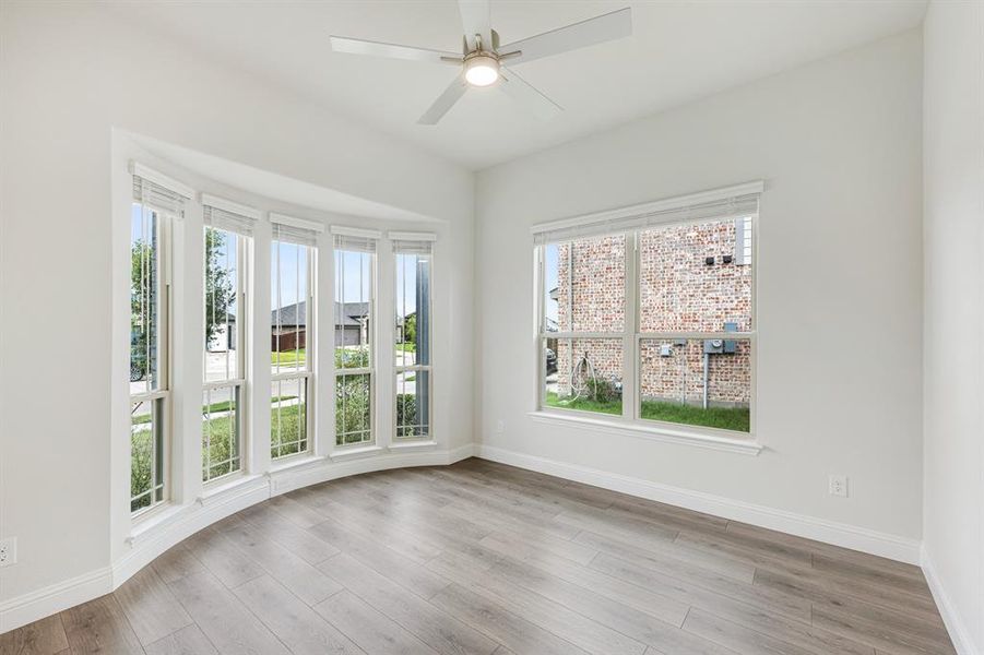 Spacious, unfurnished interior of a new home in Waterscape, Royse City (Image 30).