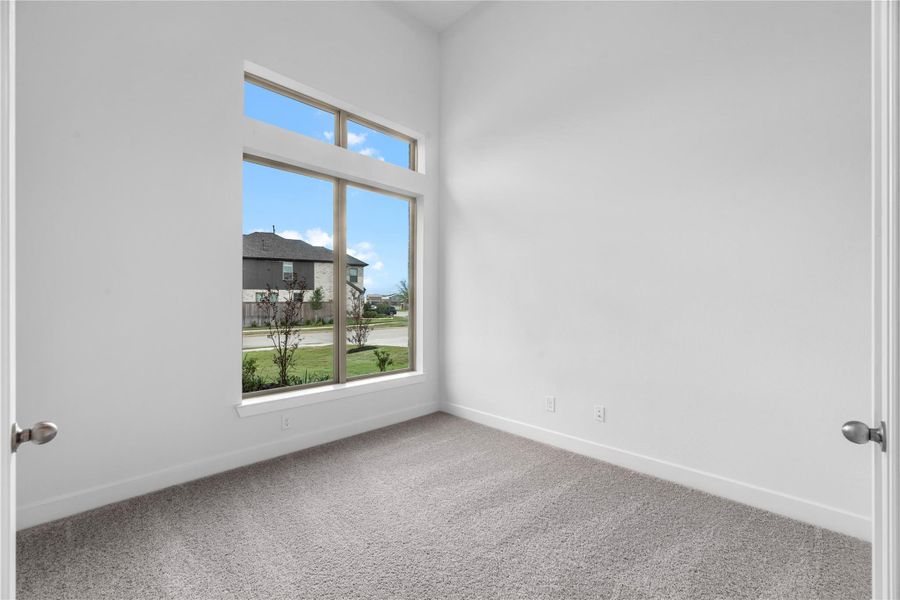 Spacious, unfurnished interior of a new home in Candela, Richmond (Image 14).