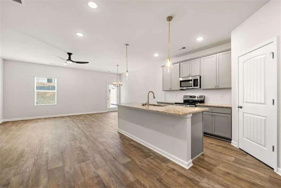 Furnished interior view inside a new home in Carolina, Palmetto (Image 5).