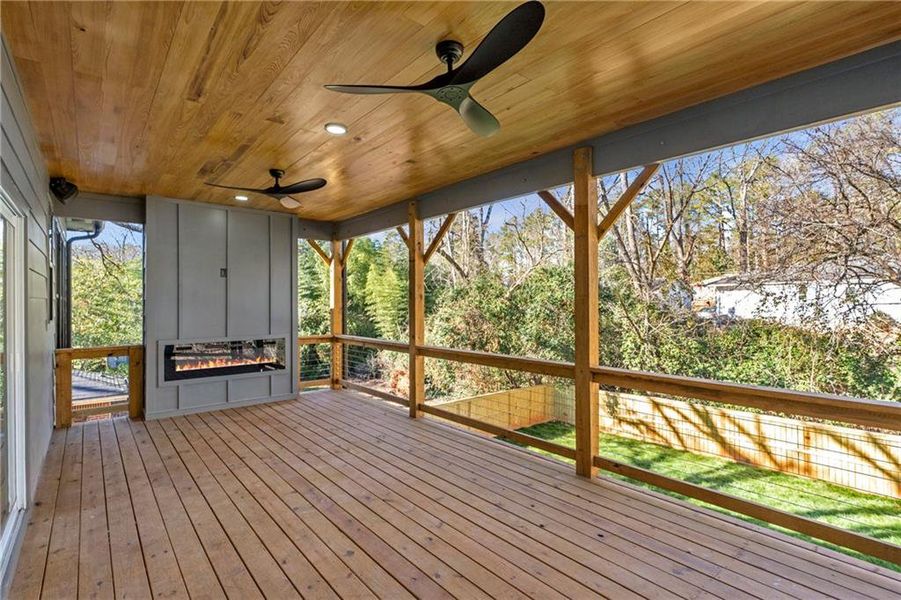 Exterior details and patio area of a home in , Decatur (Image 4).
