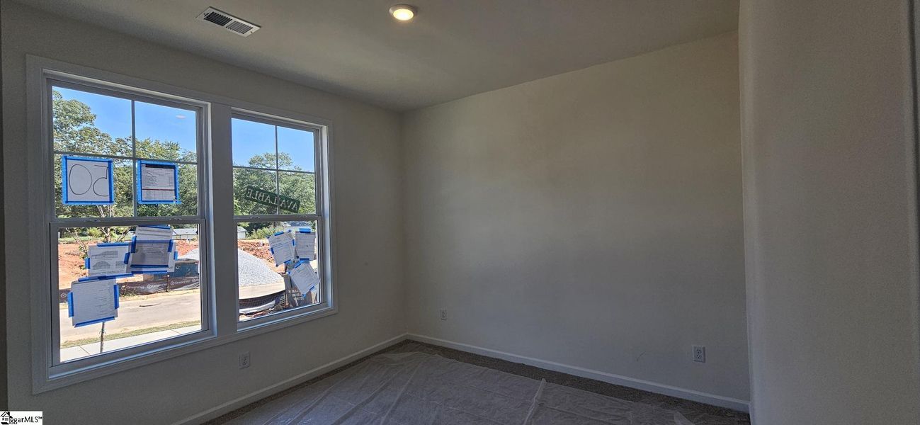 Spacious, unfurnished interior of a new home in Sedona, Greenville (Image 13).