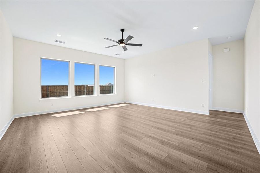 Spacious, unfurnished interior of a new home in Terraces – Classics, Rockwall (Image 23). Spacious, unfurnished interior of a new home in Terraces – Classics, Rockwall (Image 23).