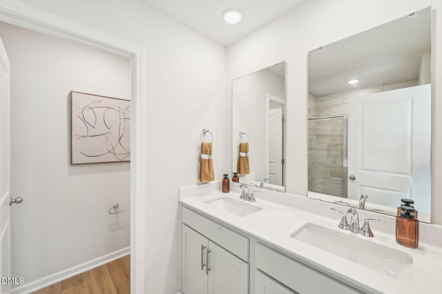 22-web-or-mls-Raleigh - Oakwood - 1066 W