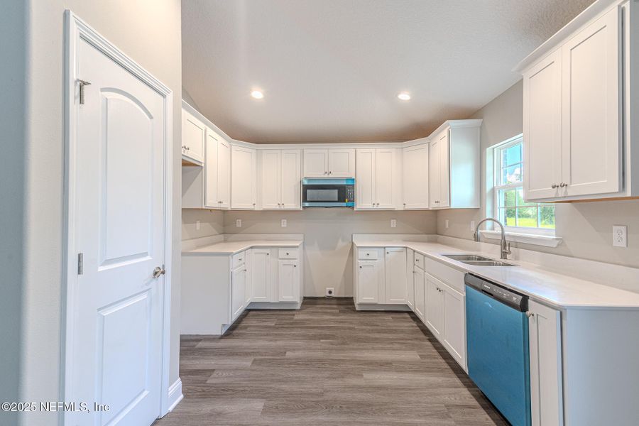 Furnished interior view inside a new home in , Callahan (Image 5).