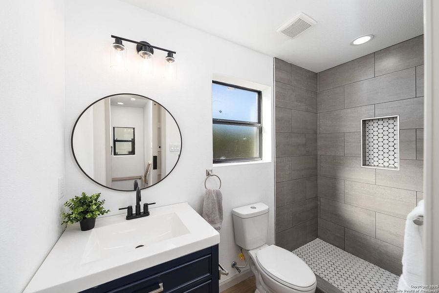 Furnished interior view inside a new home in , San Antonio (Image 14).