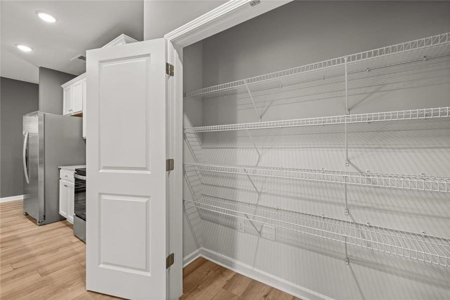 Spacious, unfurnished interior of a new home in Reeves Park, Stockbridge (Image 23).