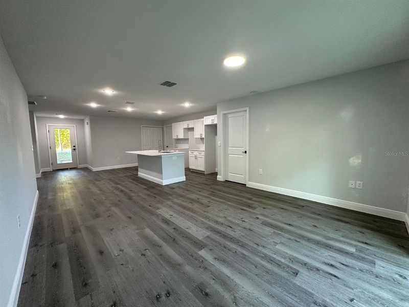 Spacious, unfurnished interior of a new home in Silver Springs Shores, Ocala (Image 7).