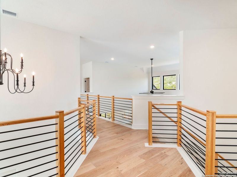 Spacious, unfurnished interior of a new home in Verandas at the Rim, San Antonio (Image 21).