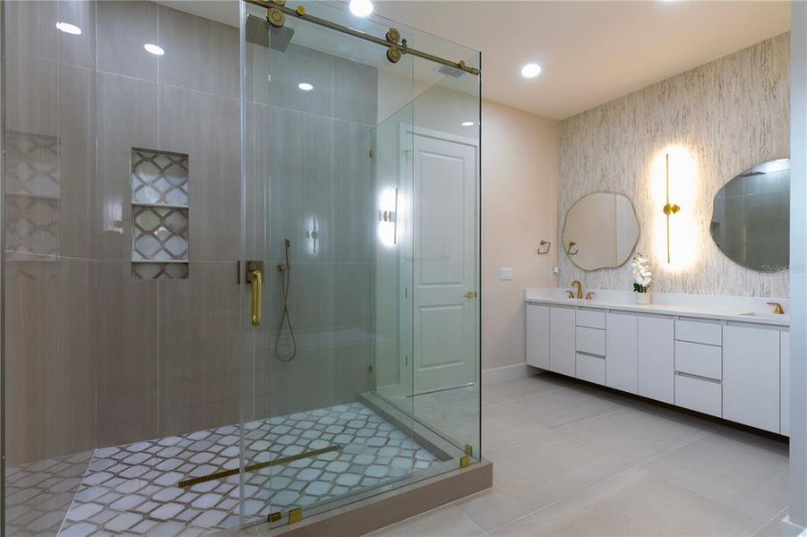 Furnished interior view inside a new home in , Tampa (Image 63).