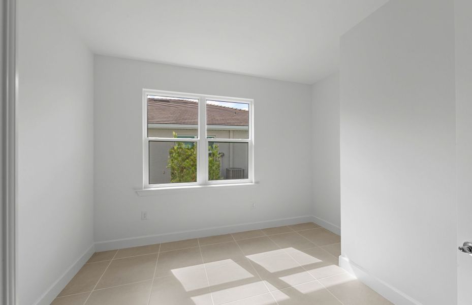 Spacious, unfurnished interior of a new home in TerraWalk at Babcock Ranch, Alva (Image 9).