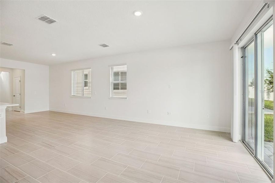 Spacious, unfurnished interior of a new home in Cyrene at Minneola - Villas, Minneola (Image 26).