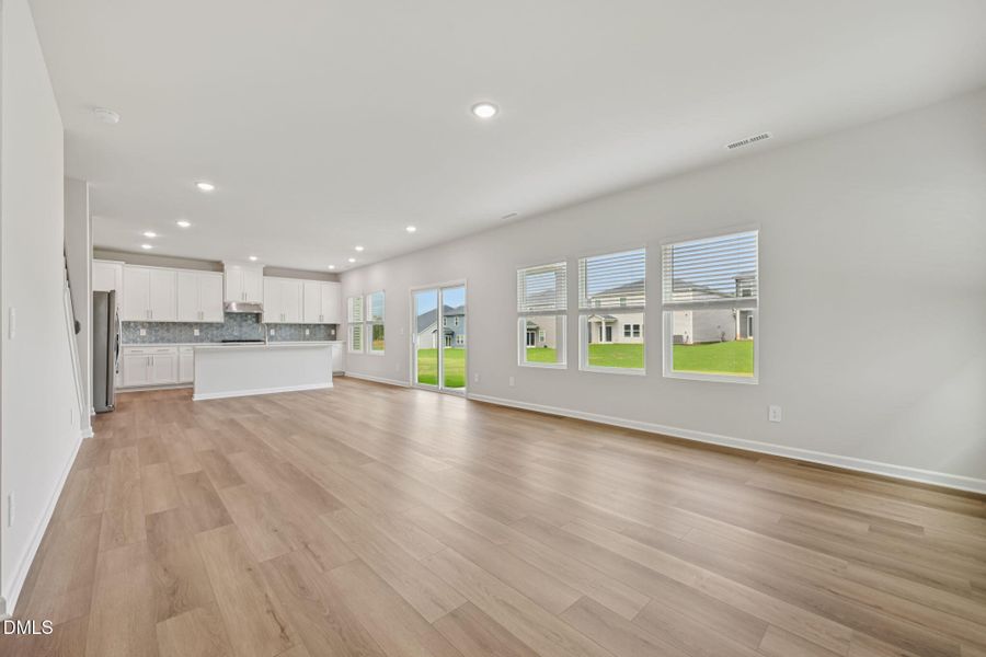 14-web-or-mls-Raleigh - Oak Manor - 744