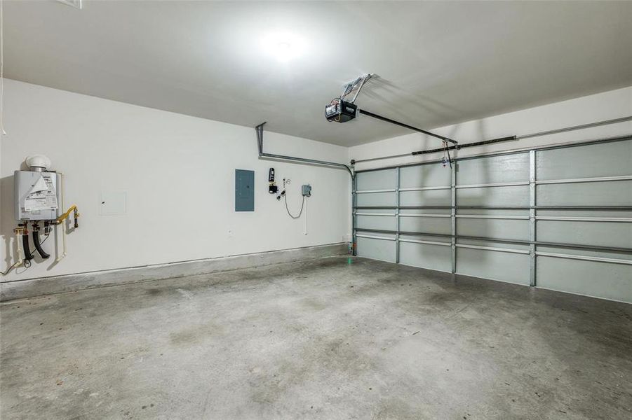 Spacious, unfurnished interior of a new home in , Crandall (Image 18).