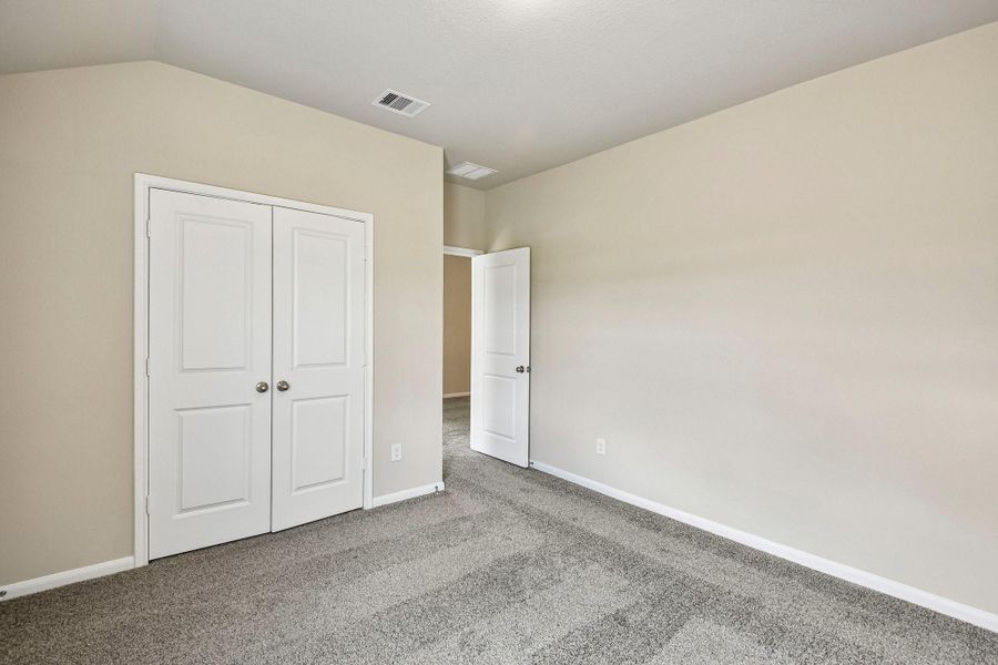 Spacious, unfurnished interior of a new home in Sunterra, Katy (Image 36). Spacious, unfurnished interior of a new home in Sunterra, Katy (Image 36).