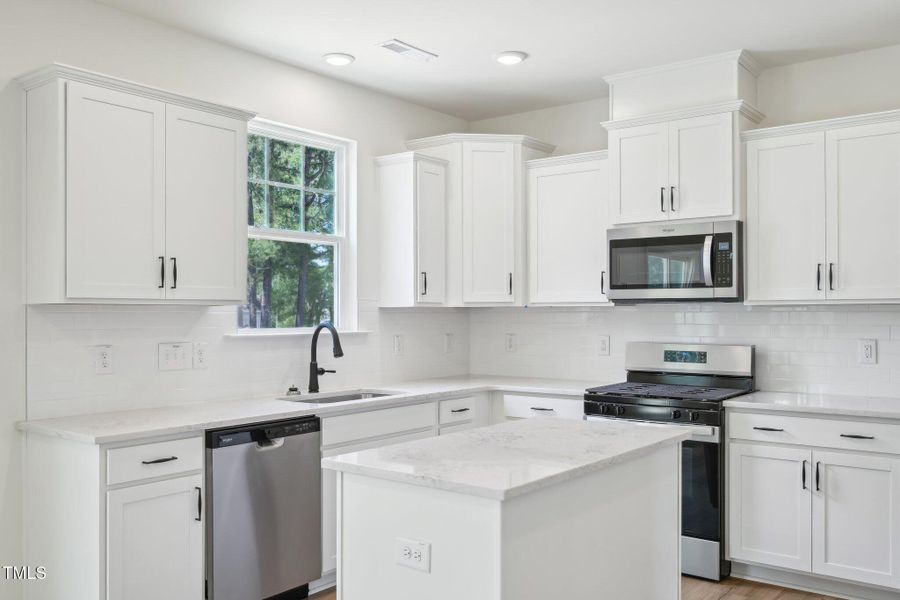 14-web-or-mls-Shelby Meadow Ln-0305-014