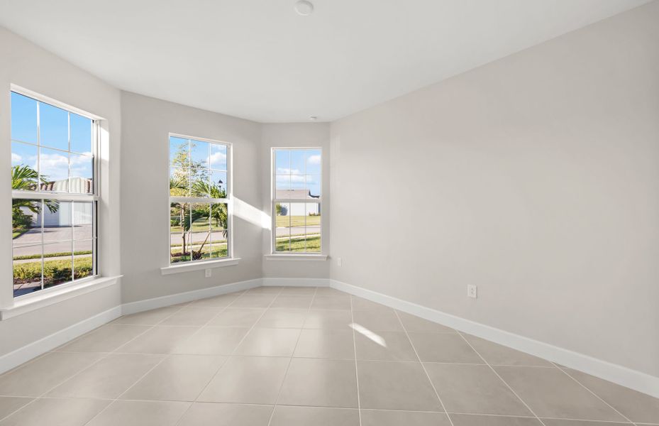 Spacious, unfurnished interior of a new home in Del Webb Oak Creek, North Fort Myers (Image 11). Spacious, unfurnished interior of a new home in Del Webb Oak Creek, North Fort Myers (Image 11).