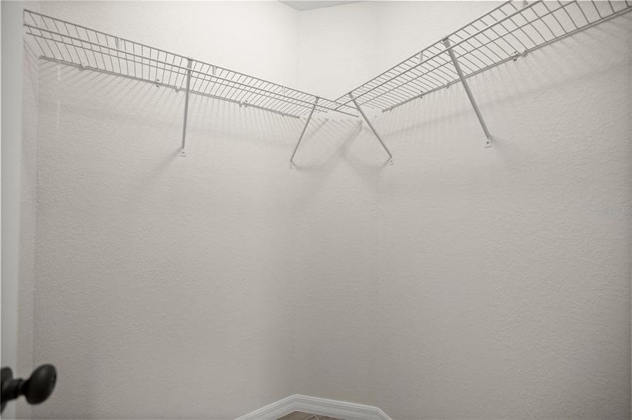 Spacious, unfurnished interior of a new home in , Ocala (Image 15).