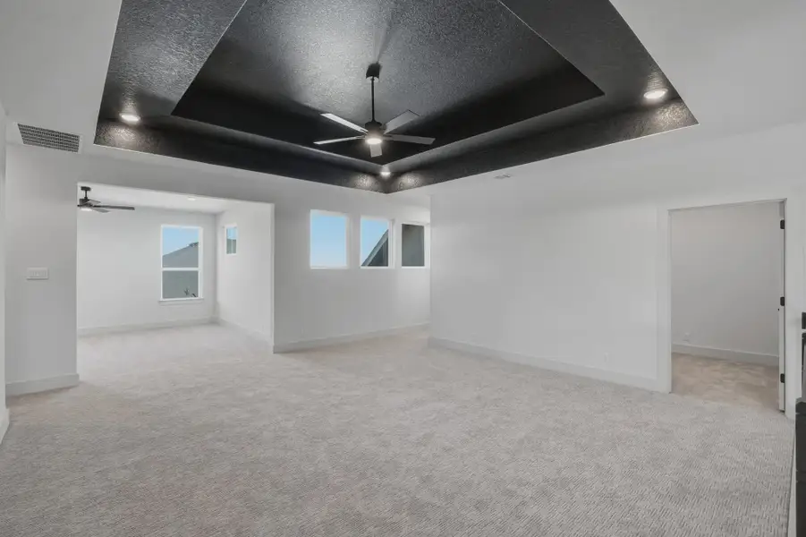 Spacious, unfurnished interior of a new home in Heimer Estates at Garden Ridge, San Antonio (Image 12).