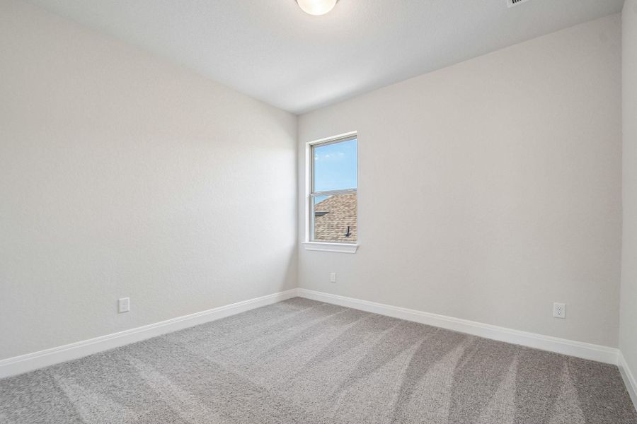 Spacious, unfurnished interior of a new home in 6 Creeks, Kyle (Image 36).