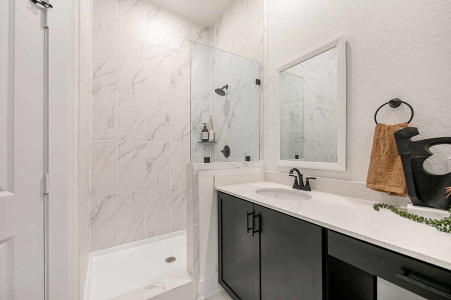 Furnished interior view inside a new home in Santa Rita Ranch, Liberty Hill (Image 25). Furnished interior view inside a new home in Santa Rita Ranch, Liberty Hill (Image 25).