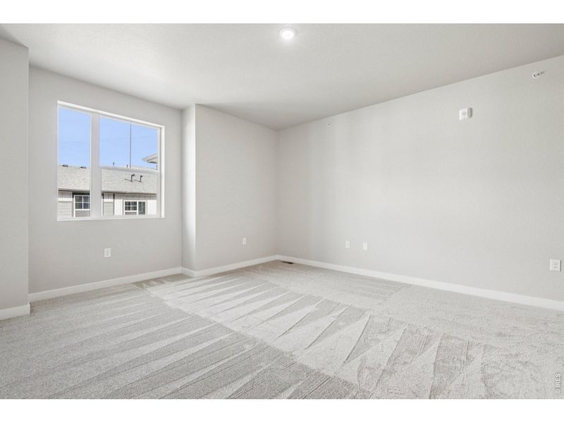 Spacious, unfurnished interior of a new home in , Longmont (Image 21).