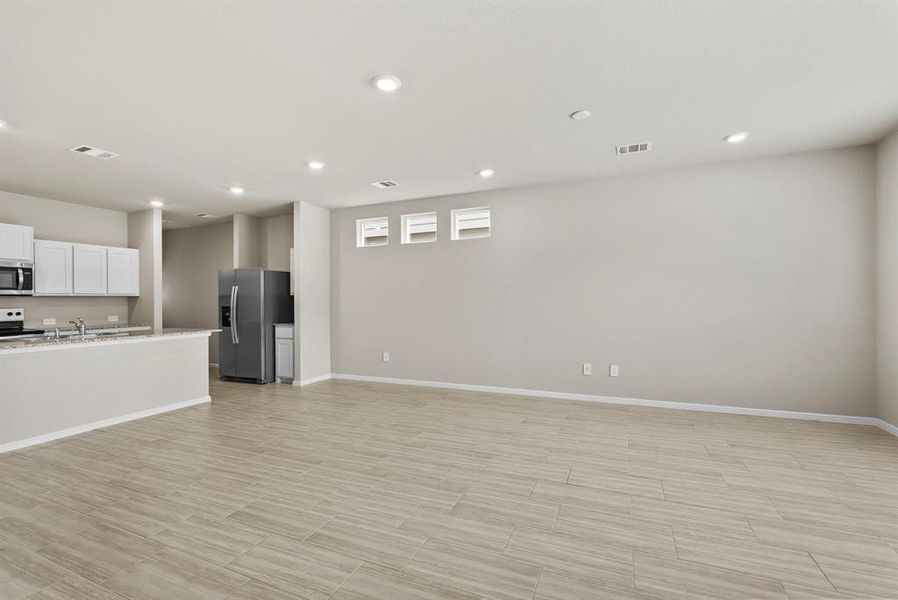 Spacious, unfurnished interior of a new home in Orchard Village, Fort Worth (Image 21). Spacious, unfurnished interior of a new home in Orchard Village, Fort Worth (Image 21).