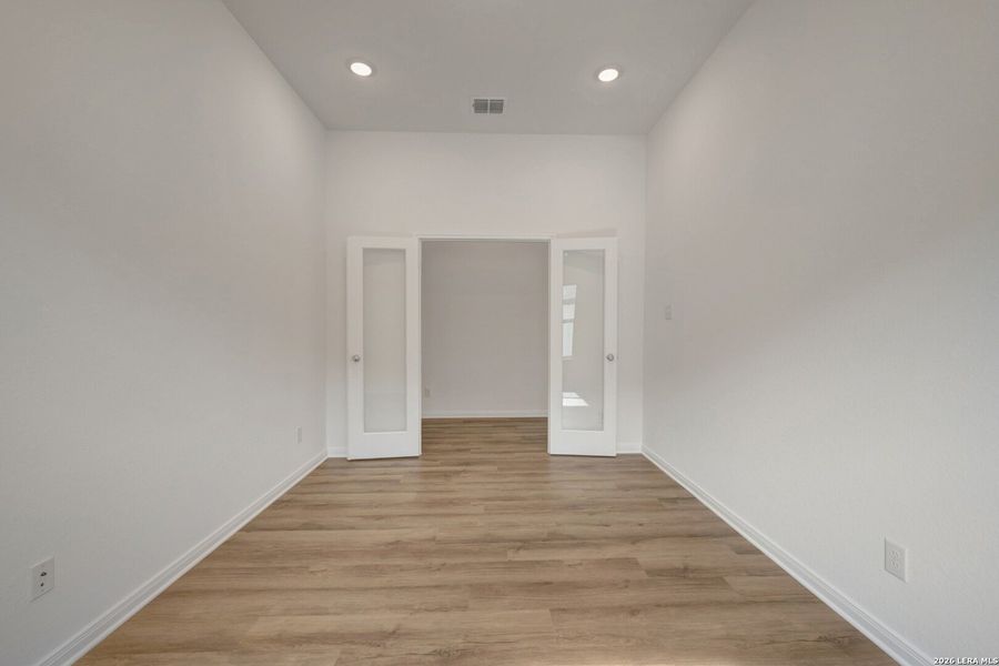 Spacious, unfurnished interior of a new home in Greenspoint Heights, Seguin (Image 27).