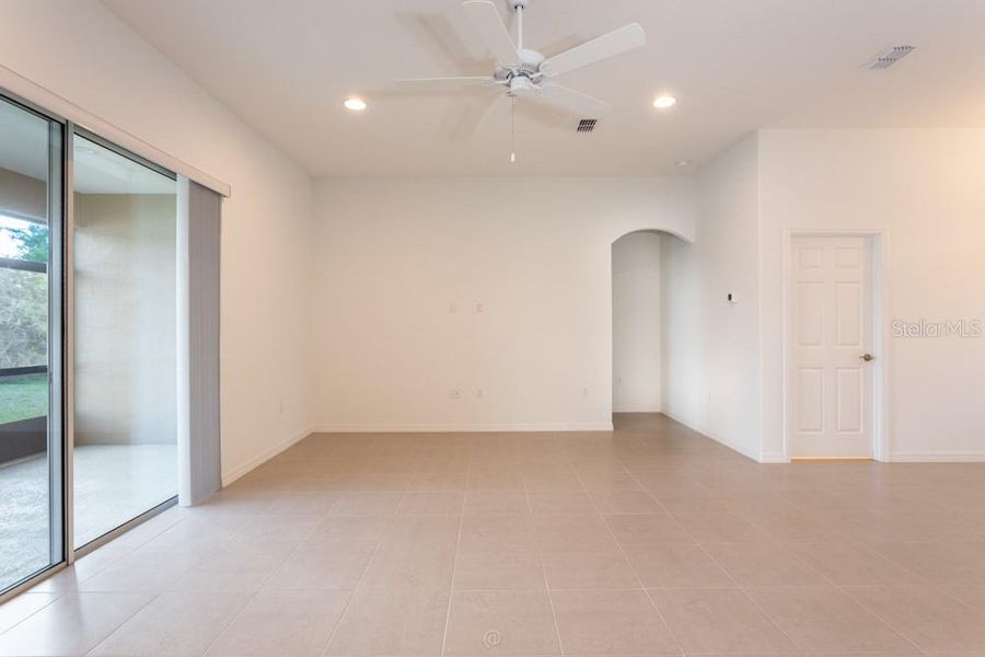Spacious, unfurnished interior of a new home in , Palm Coast (Image 33).