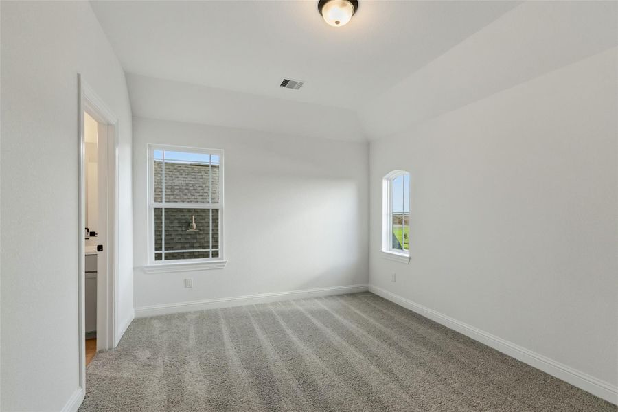 Spacious, unfurnished interior of a new home in Brookewater, Rosenberg (Image 23).