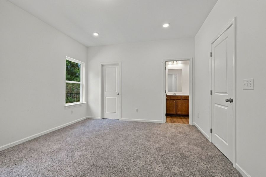Spacious, unfurnished interior of a new home in Ironhorse, Dickson (Image 22).