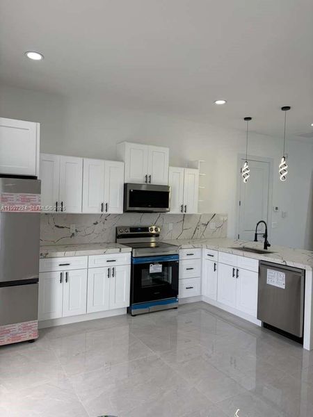 Image 4 of a home in .