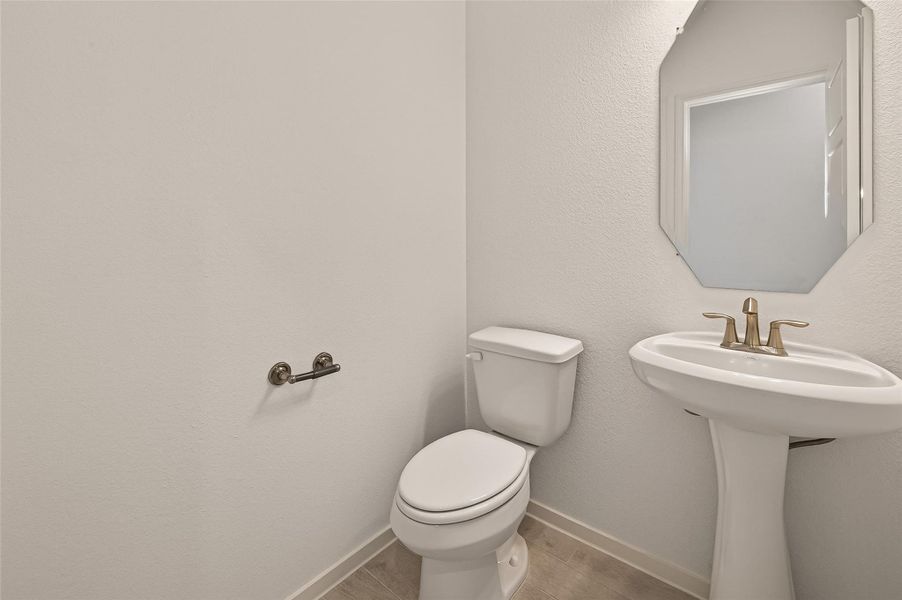 Furnished interior view inside a new home in Lago Mar, Texas City (Image 15).