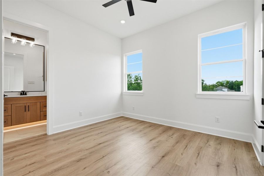 Spacious, unfurnished interior of a new home in , Houston (Image 19).